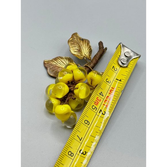 Possibly Miriam Haskell Grape Brooch Glass Givre Yellow & Brass Leaf Hand Wired - Picture 6 of 6
